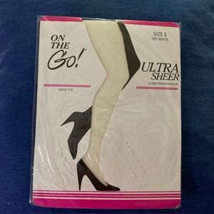 On The Go! NIP Sz 3 Ultra Sheer Off-White Sheer Toe Pantyhose
